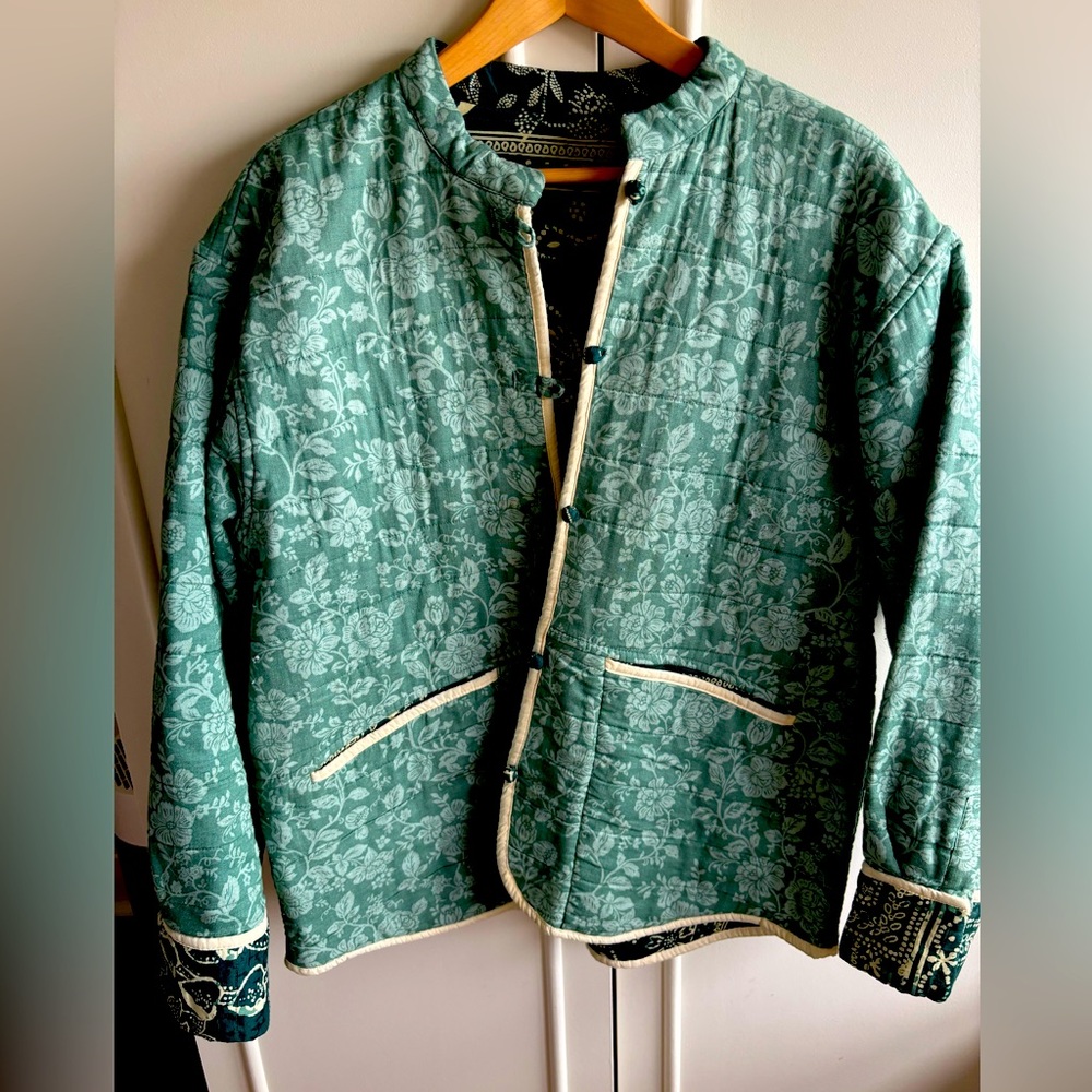 Zara Reversible Floral Quilted Jacket, size Med